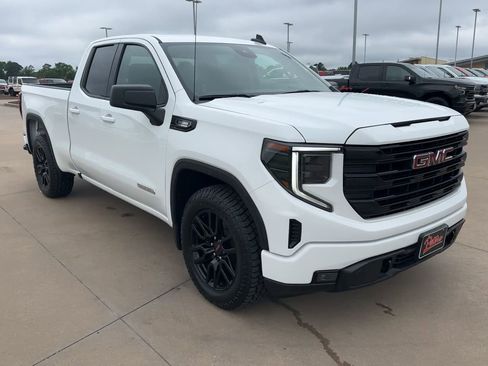 Used 2023 GMC Sierra 1500 Elevation RWD image 2