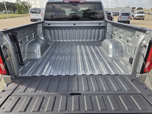 Used 2025 GMC Sierra 1500 SLT RWD image 29