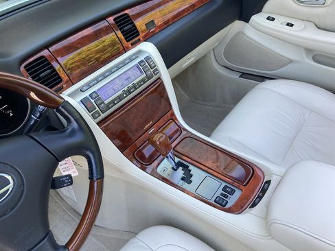 Used 2008 Lexus SC 430 Convertible image 23