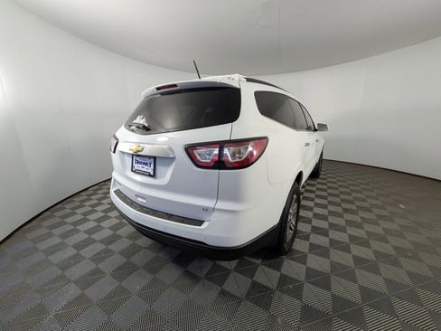Used 2017 Chevrolet Traverse LT image 3