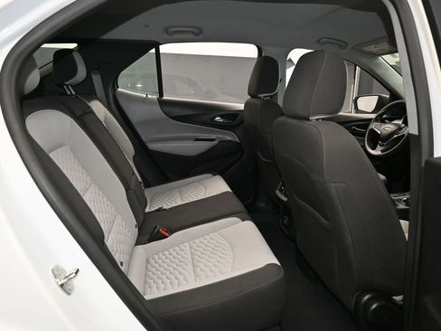 Used 2021 Chevrolet Equinox LS image 35