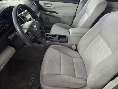 Used 2015 Toyota Camry LE FWD image 14