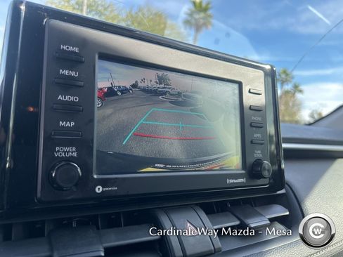 Used 2020 Toyota RAV4 LE image 18