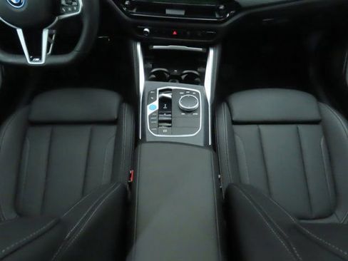 Used 2025 BMW i4 eDrive40 w/ M Sport Package image 17