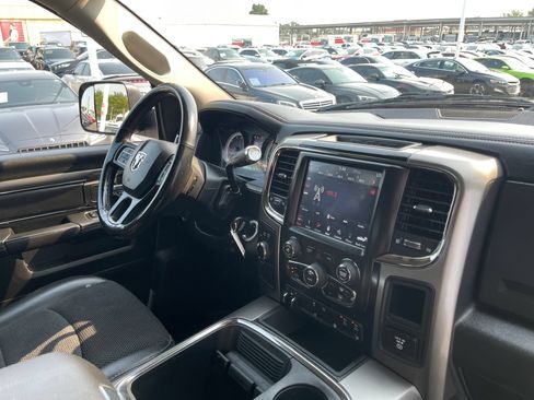 Used 2018 RAM 2500 Big Horn w/ Sport Appearance Group AWD/4WD image 17