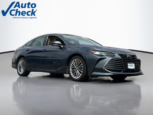Used 2019 Toyota Avalon Limited w/ Advanced Safety Package FWD image 1