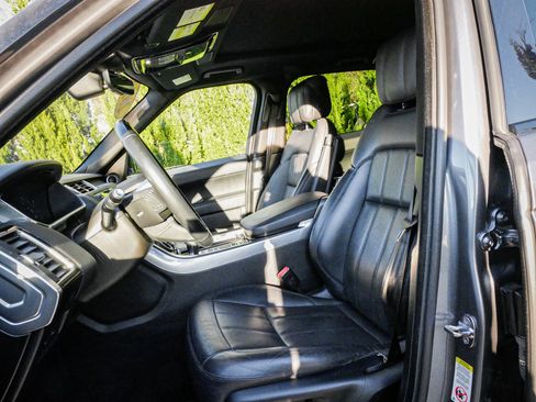 Used 2019 Land Rover Range Rover Sport HSE image 16