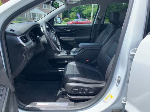 Used 2020 GMC Acadia SLT FWD image 11