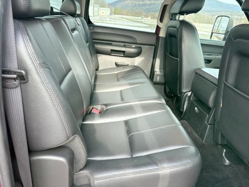 Used 2011 Chevrolet Silverado 2500 LT w/ Interior Plus Package image 16