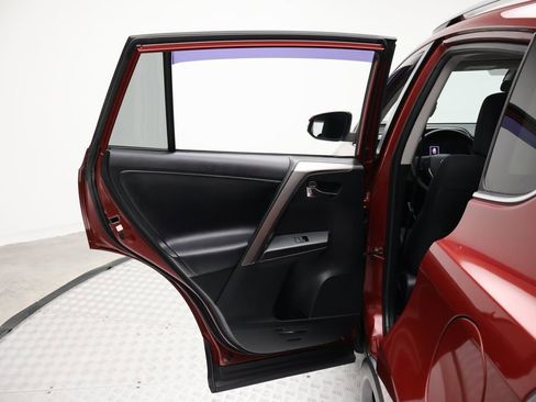 Used 2018 Toyota RAV4 XLE image 21