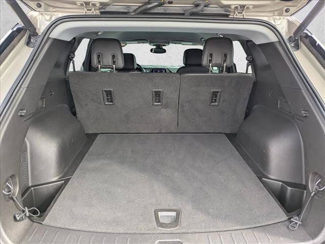 Used 2021 Chevrolet Blazer LT FWD image 30
