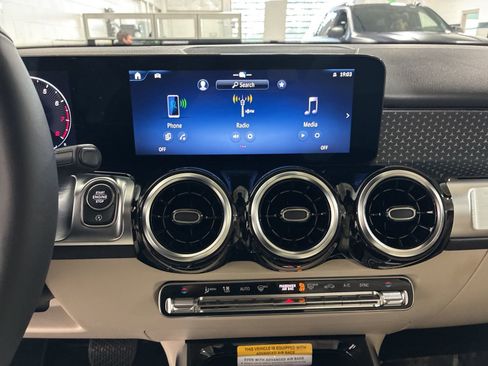 New 2026 Mercedes-Benz GLB 250 4MATIC image 9