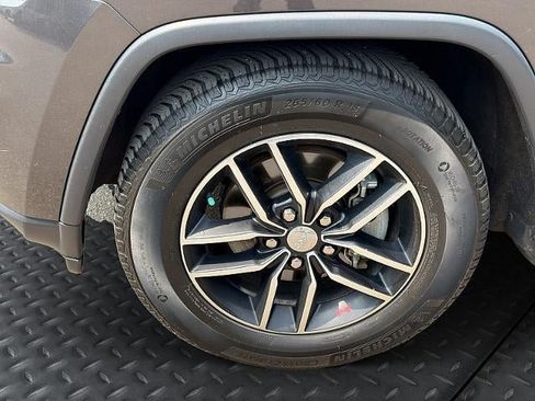 Used 2017 Jeep Grand Cherokee Trailhawk AWD/4WD image 10