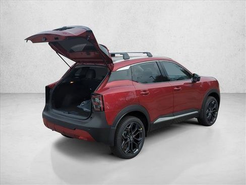 New 2026 Nissan Kicks SR FWD image 8
