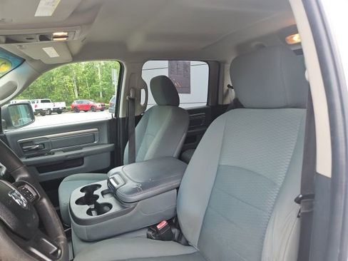 Used 2019 RAM 1500 Classic SLT RWD image 10