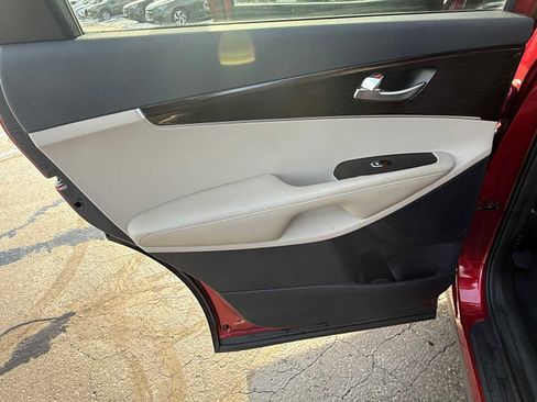 Used 2019 Kia Sorento EX image 16