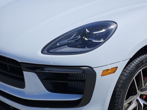 Certified 2025 Porsche Macan S AWD/4WD image 12