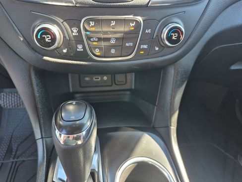 Used 2019 Chevrolet Equinox LT image 25