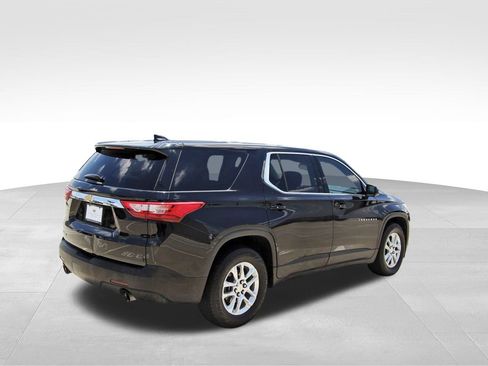 Used 2019 Chevrolet Traverse LS FWD image 4