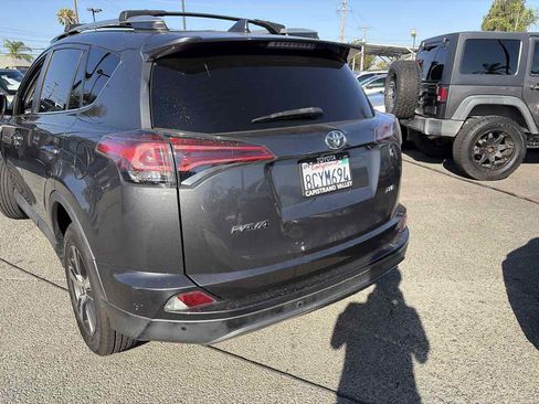 Used 2018 Toyota RAV4 XLE FWD image 3