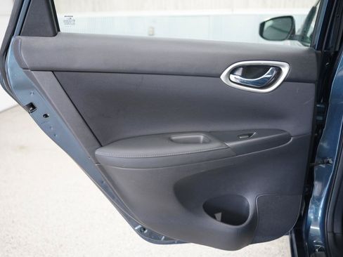 Used 2017 Nissan Sentra SV FWD image 31