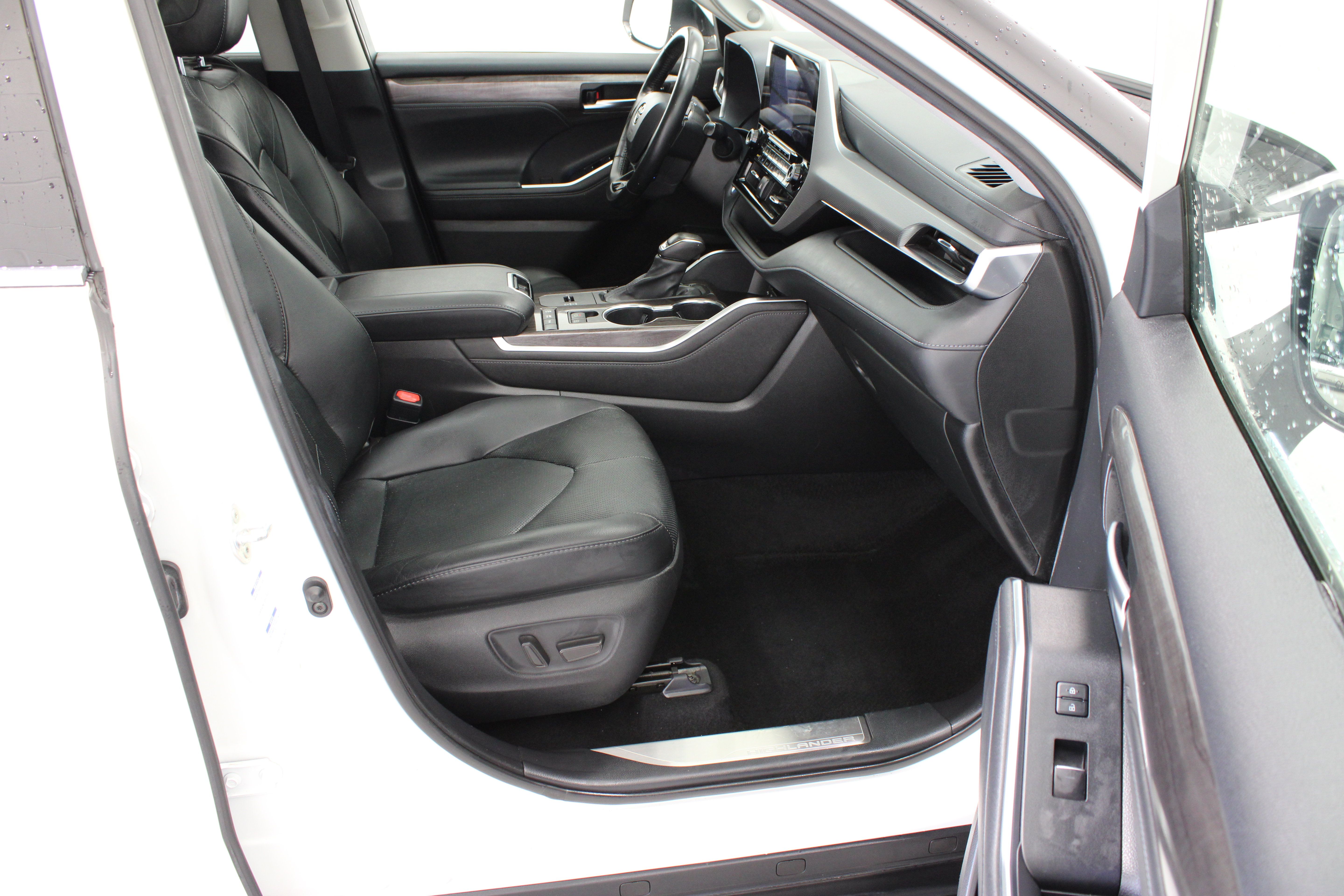 Certified 2020 Toyota Highlander Platinum AWD/4WD image 43