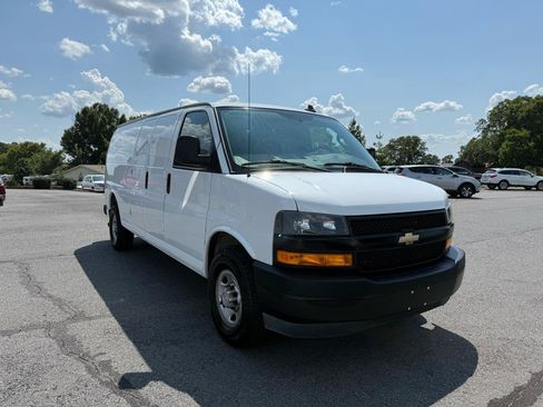 Used 2021 Chevrolet Express 3500 Extended w/ Driver Convenience Package RWD image 8