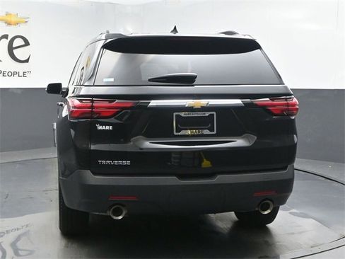 Used 2023 Chevrolet Traverse LT image 35