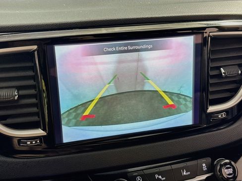 Used 2026 Chrysler Pacifica Select FWD image 2