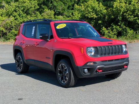Used 2023 Jeep Renegade Trailhawk AWD/4WD image 7
