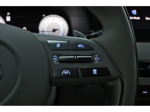 Certified 2025 Hyundai Palisade Calligraphy FWD image 19