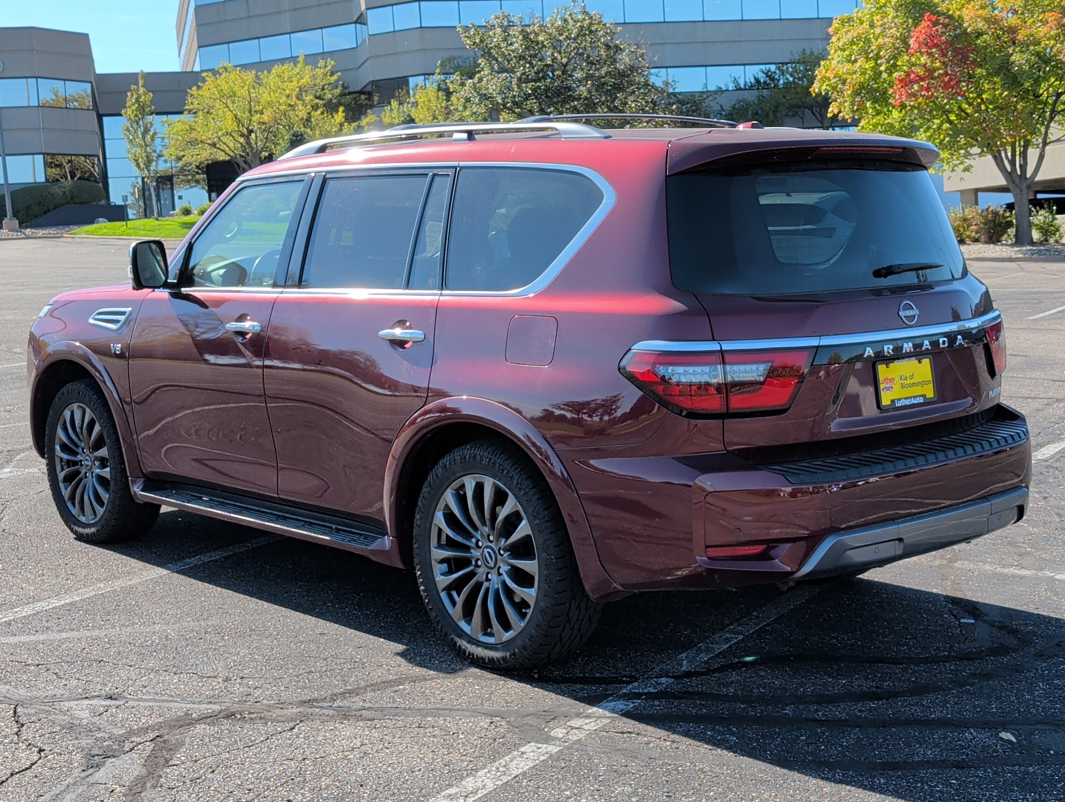 Used 2021 Nissan Armada Platinum w/ Captain's Chairs Package AWD/4WD image 3