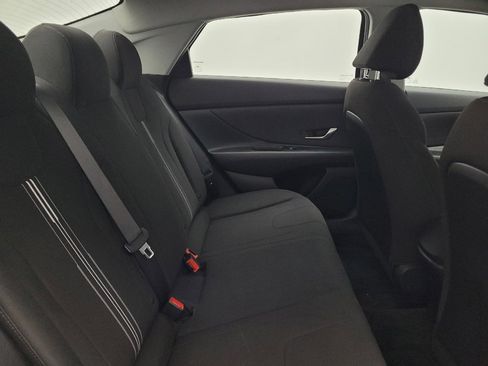 Used 2021 Hyundai Elantra SEL FWD image 19