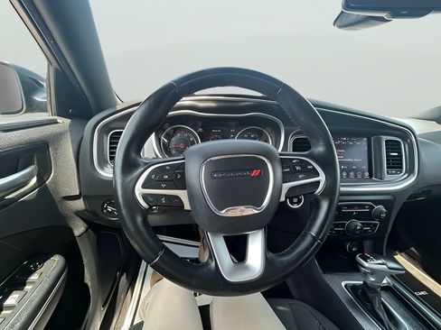 Used 2017 Dodge Charger SXT AWD/4WD image 9