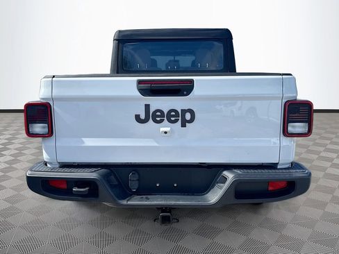 Used 2022 Jeep Gladiator Sport AWD/4WD image 7