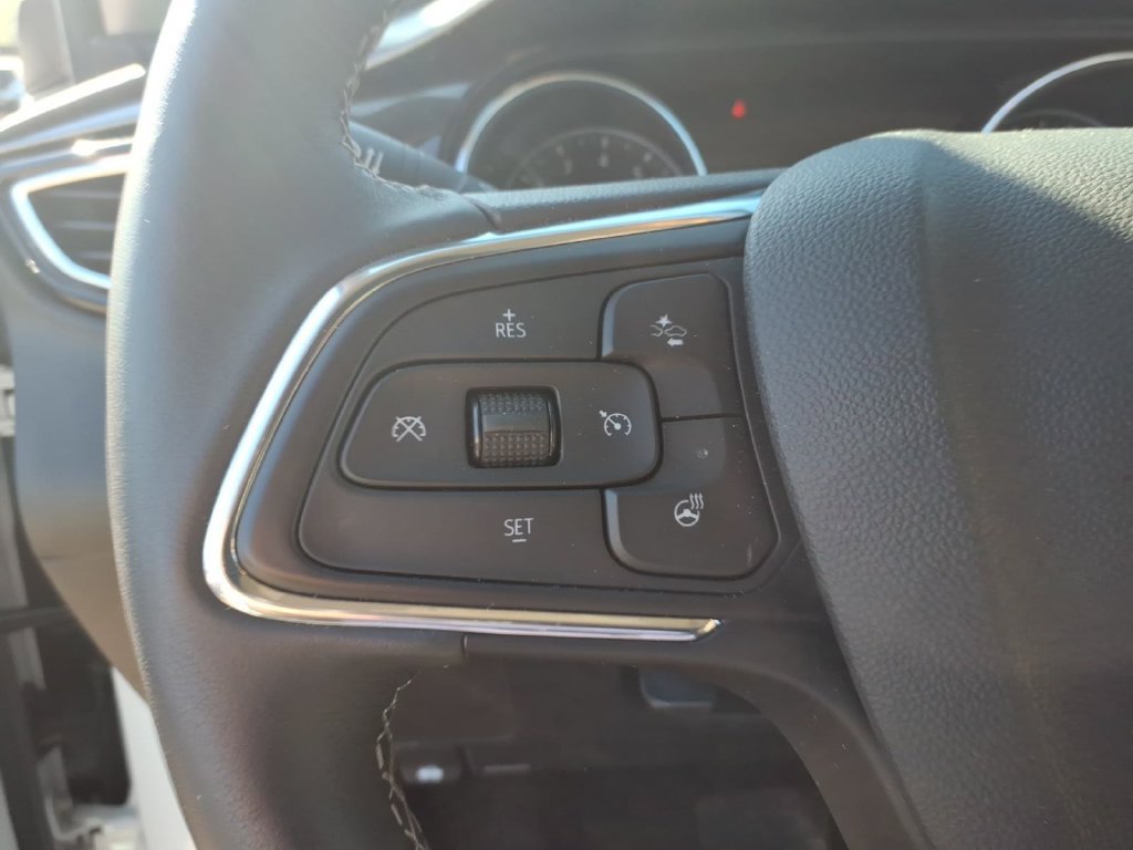 Used 2020 Buick Encore GX Essence AWD/4WD image 14