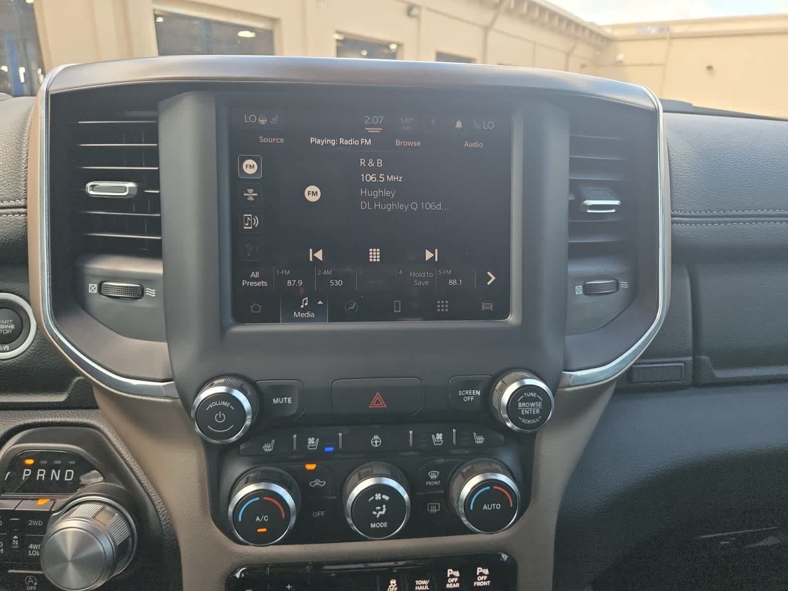 Used 2022 RAM 1500 Laramie AWD/4WD image 16