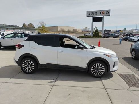Used 2024 Nissan Kicks SV image 4