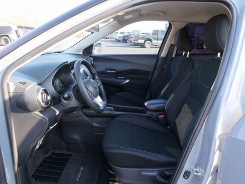 Used 2021 Nissan Kicks SV image 17