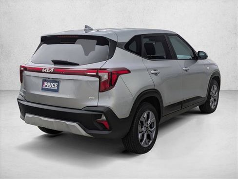 Used 2024 Kia Seltos LX image 5