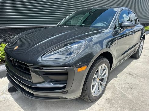 Used 2026 Porsche Macan AWD/4WD image 6