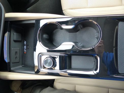 Used 2025 Buick Envision Preferred image 62