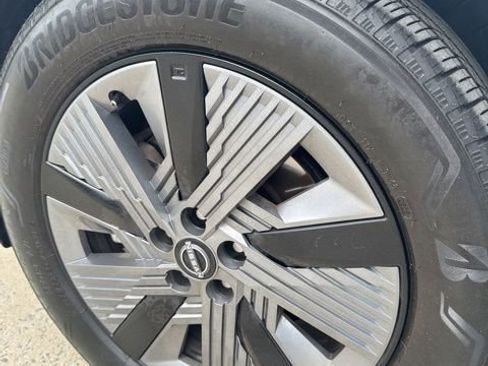 Certified 2025 Nissan Murano SL image 11