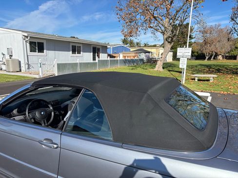 Used 2005 BMW 325Ci Convertible image 13