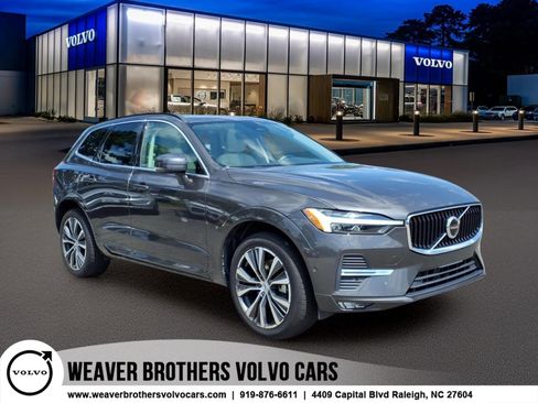 Used 2022 Volvo XC60 B5 Momentum w/ Advanced Package FWD image 1