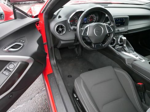Used 2022 Chevrolet Camaro LT image 9
