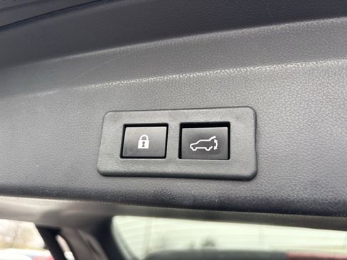 Used 2022 Subaru Ascent Limited image 21