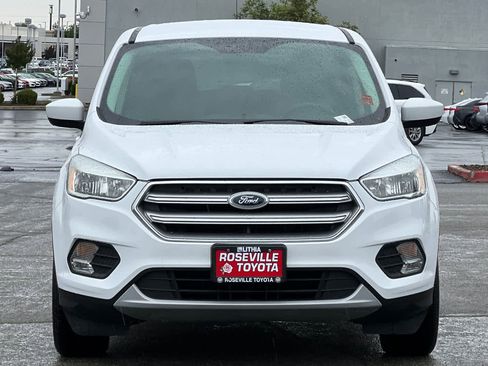 Used 2017 Ford Escape SE AWD/4WD image 10