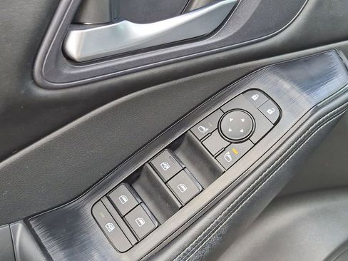 Used 2024 Nissan Rogue SV FWD image 16