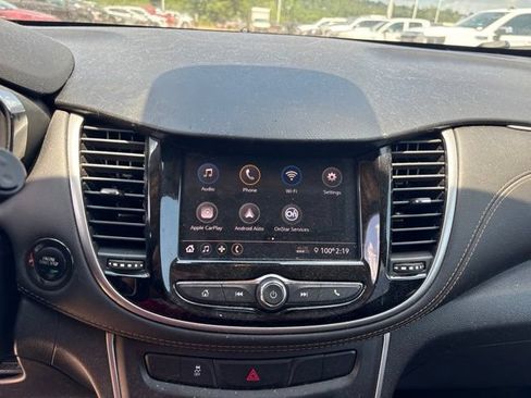 Used 2022 Chevrolet Trax LT w/ LT Convenience Package AWD/4WD image 15